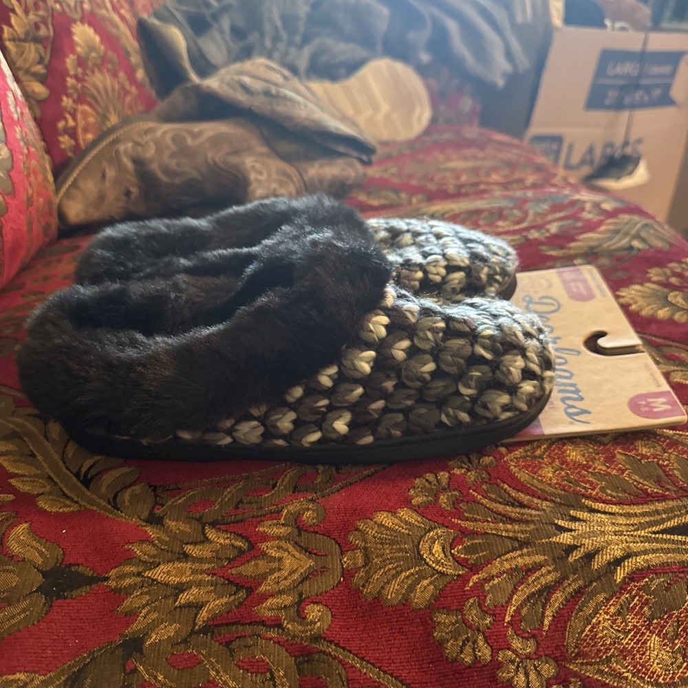 DEARFOAMS MEMORY FOAM Black DESIGN SLIPPERS M 7-8 MACHINE WASHABLE NWT